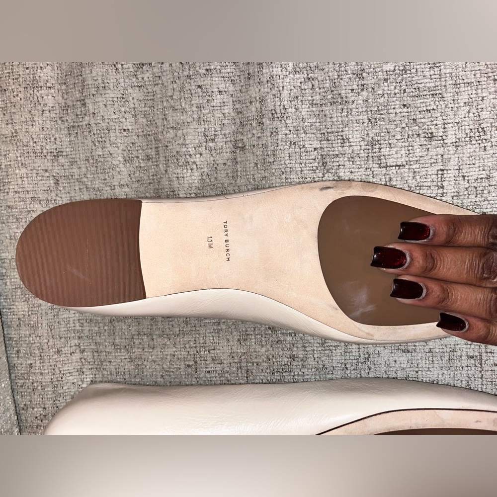 Tory burch flat off white shoes